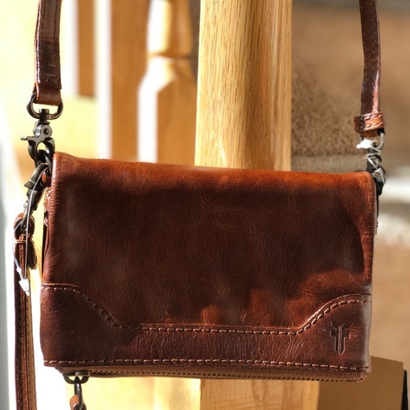 Frye Handbags - Beautiful Frye Melissa stadium bag